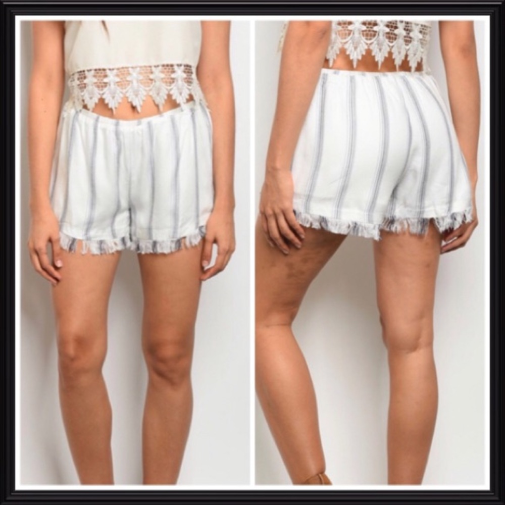 🌟 Ivory & Charcoal Linen Shorts